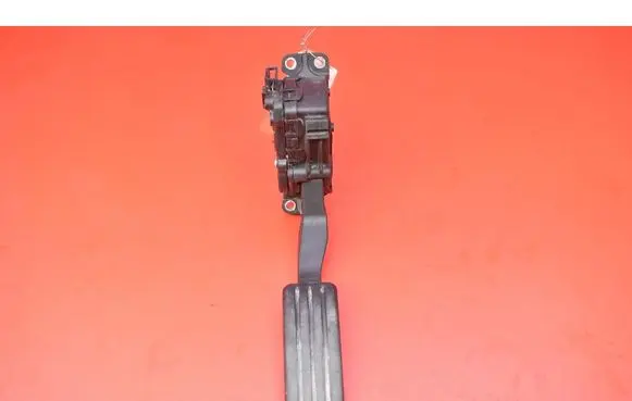 Dacia Duster Accelerator throttle pedal 8200386506D