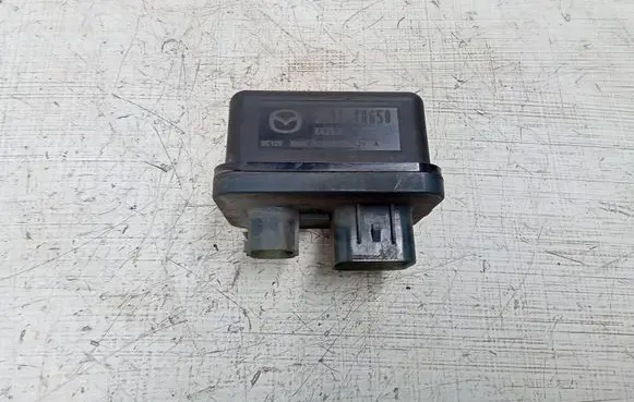 Mazda CX-5 Glow plug pre-heat relay SH0118650 K4243