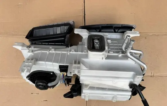 Mitsubishi Lancer VIII Interior heater climate box assembly CAB142A079 7820A337
