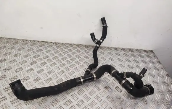 Volvo V60 Engine coolant pipe/hose 31439700