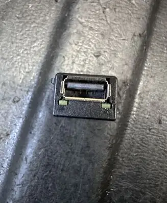 USB socket connector