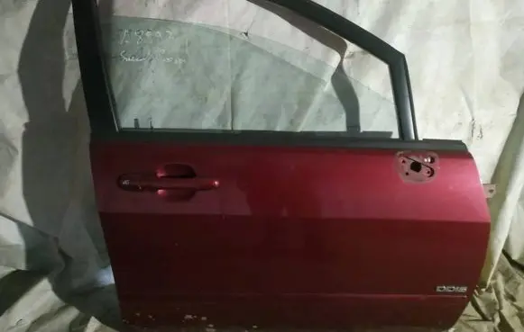 Suzuki Liana Front door raudonos