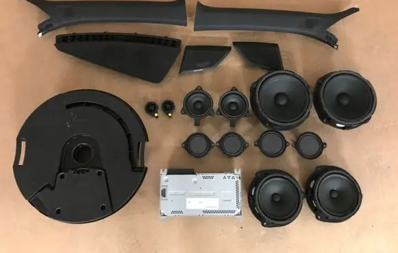 Audi Q3 F3 Subwoofer speaker 83A035382A
