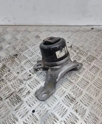 Volvo XC70 Engine mount bracket 30793318 8G9N E4SLE