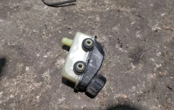Volvo S40 Power steering fluid tank/reservoir 4N513531DC