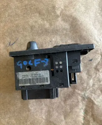Volkswagen Golf III Light switch 1H6941532D