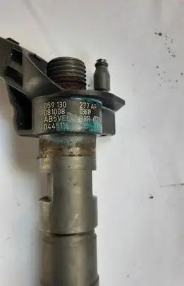 Audi Q7 4L Fuel injector 059130277AR 0445116015