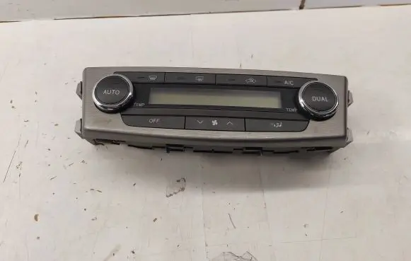 Toyota Avensis T270 Climate control unit 5590005460