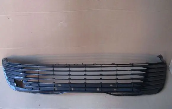 Toyota Camry VIII XV70 Front bumper lower grill 5311333020