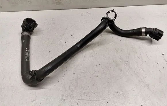 Engine coolant pipe/hose