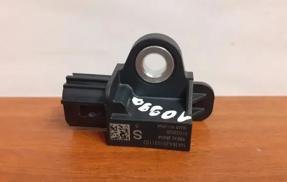 Nissan Qashqai Airbag deployment crash/impact sensor 10990 988303RA0A