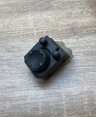 Volkswagen Golf III Wing mirror switch 1H0959565