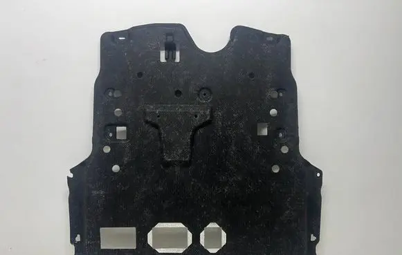 Opel Mokka B Engine splash shield/under tray 9824226480 982422648005