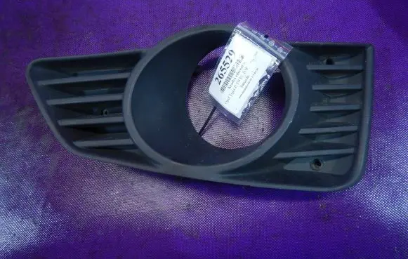 Opel Tigra B Front bumper lower grill 93162189