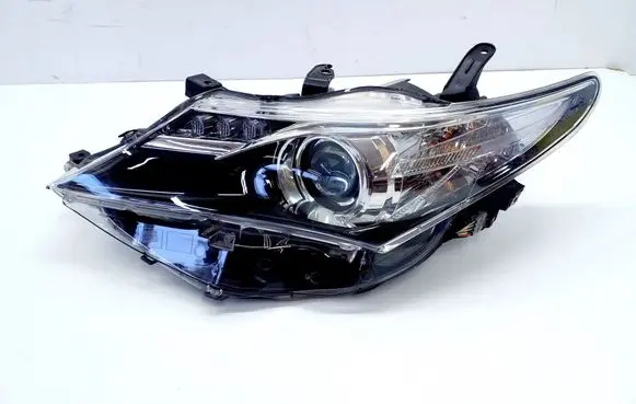 Toyota Auris E180 Headlight/headlamp 8115002E21