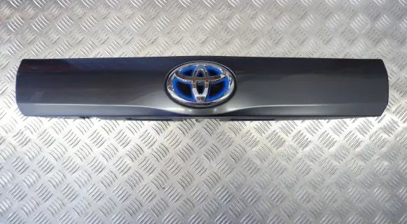 Toyota Prius+ (ZVW40) Trunk door license plate light bar 7680147140 7681147130