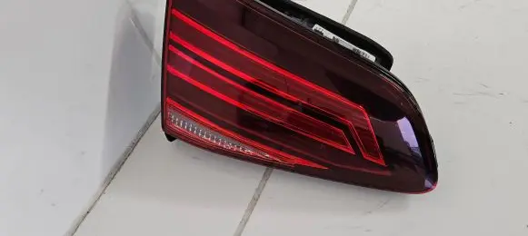 Volkswagen Golf VII Tailgate rear/tail lights 5G0945093AG L90124374