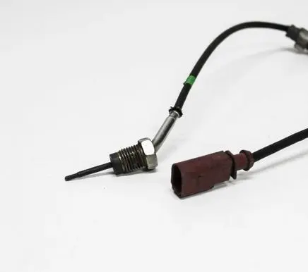 Volkswagen PASSAT B7 Oil temperature sensor 03L906088CJ