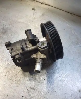Mercedes-Benz E W210 Power steering pump 2108425 0024669201
