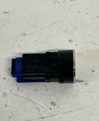 Toyota Auris 150 Engine start stop button switch 15A854