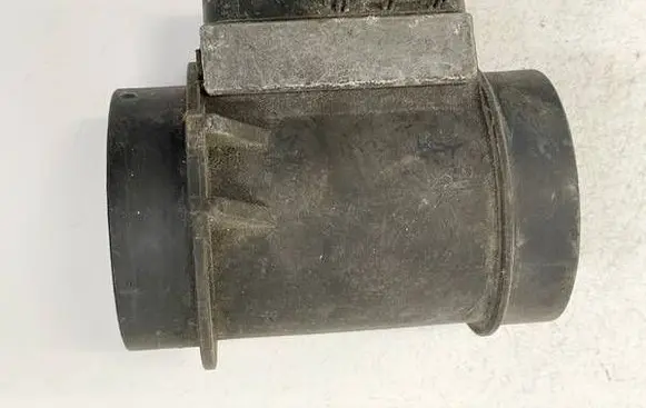 Volkswagen Golf III Mass air flow meter 0280213021 021906461