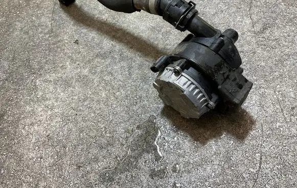 Citroen C4 III e-C4 Electric auxiliary coolant/water pump 0392024023 9827567880 20230127