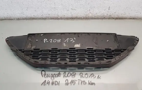 Peugeot 208 Front grill
