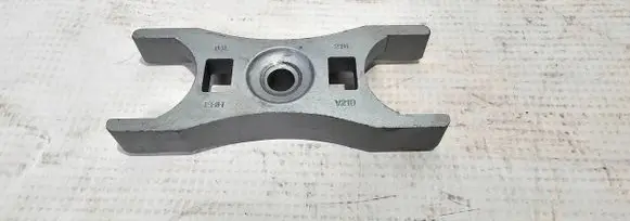 Volkswagen PASSAT B8 Fuel Injector clamp holder 04L216A