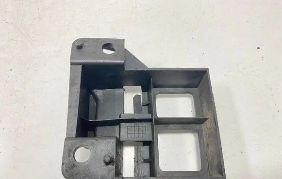 Mercedes-Benz Sprinter W906 Front bumper mounting bracket A9068850163 A9068850165
