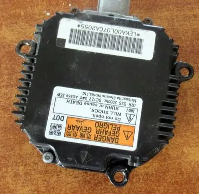 Mazda 6 Voltage converter/converter module 