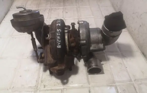Toyota Avensis T250 Turbo 172010R020 050221