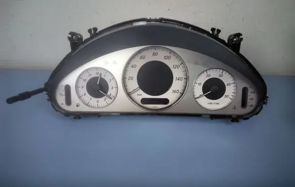 Mercedes-Benz E W211 Speedometer (instrument cluster) A2115400847 110080284018