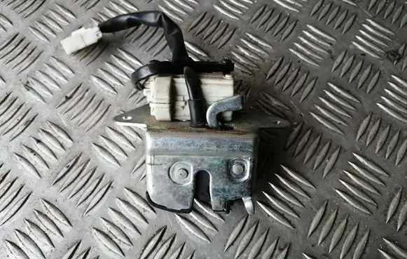 Alfa Romeo 159 Tailgate/trunk/boot lock/catch/latch B805