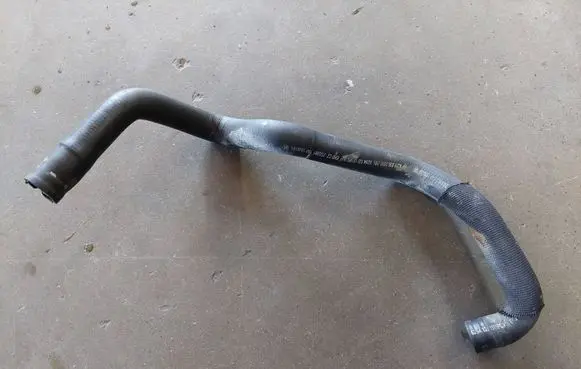 Mercedes-Benz E W211 Engine coolant pipe/hose A2118302596