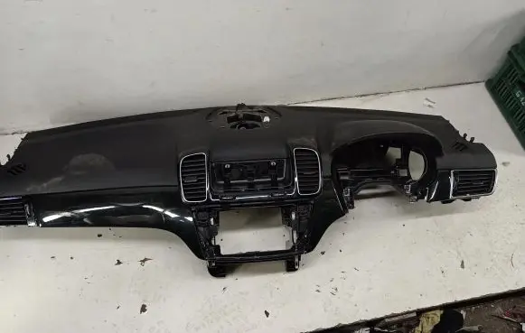 Mercedes-Benz GLE (W166 - C292) Dashboard A1666801787