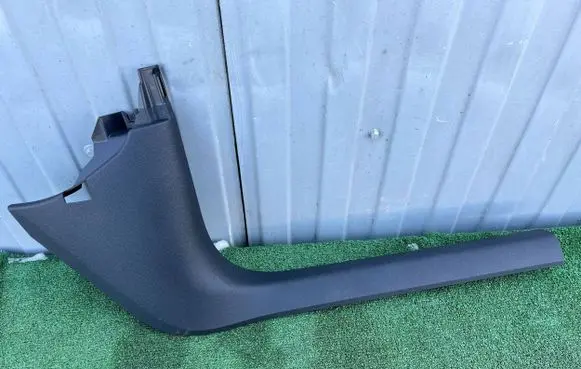 Audi A3 8Y Front sill trim cover 8Y1867272 7703570202