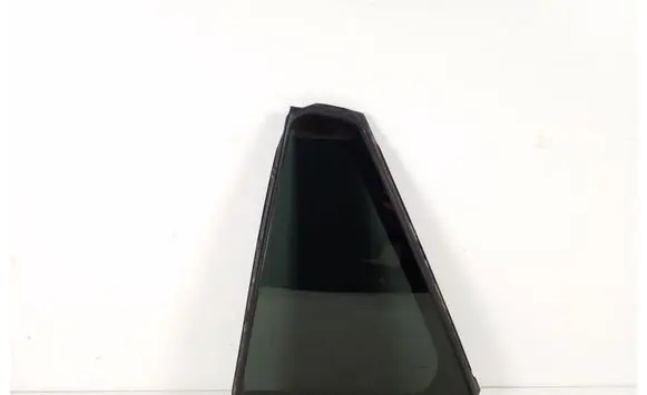 Toyota Avensis T270 Rear vent window glass 68124-05100