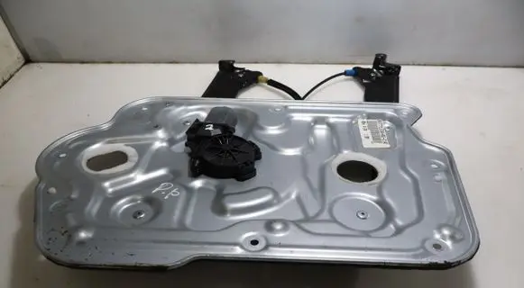 Nissan Qashqai Front window lifting mechanism without motor