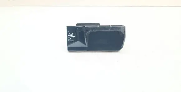 BMW 7 E65 E66 Radiator mount bracket 7508016