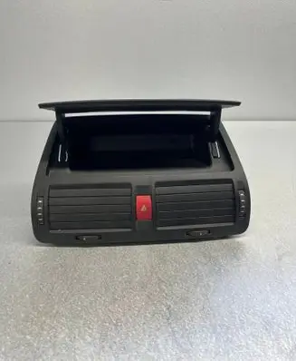 Skoda Octavia Mk2 (1Z) Dash center air vent grill 1Z0820951