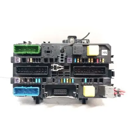 Opel Astra H Fuse module 13220829 5DK00866943