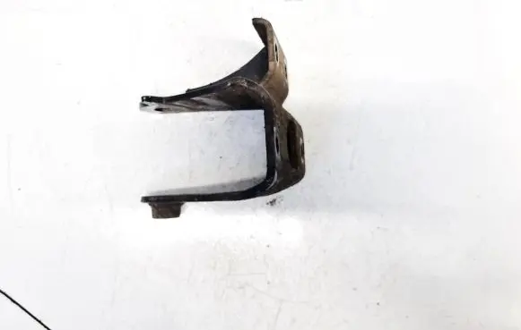 Toyota RAV 4 (XA30) Engine mounting bracket