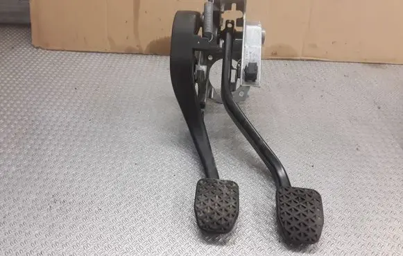 BMW 3 E90 E91 Pedal assembly 42322403