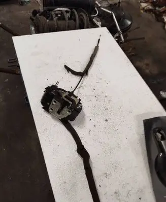Nissan Qashqai Rear door lock 