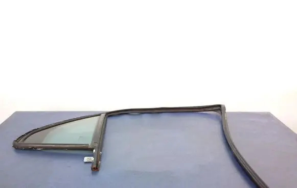 Cadillac CTS Rear door window glass 