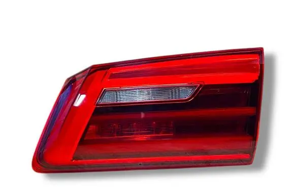Tailgate rear/tail lights