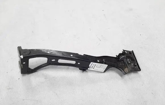 Audi A5 Fender mounting bracket 8W6821131B
