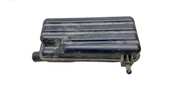 Vacuum air tank