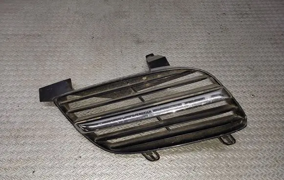 Nissan Almera N16 Front bumper upper radiator grill 62322BM400