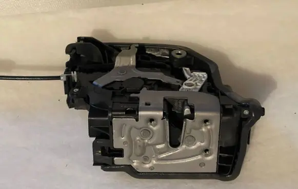 BMW X5 F15 Front door lock 7281934